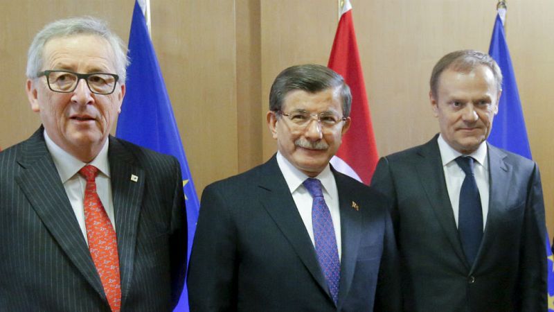 Boletines RNE - Davutoglu asegura que Turquía no mercadea con los refugiados - 18/03/16 - Escuchar ahora