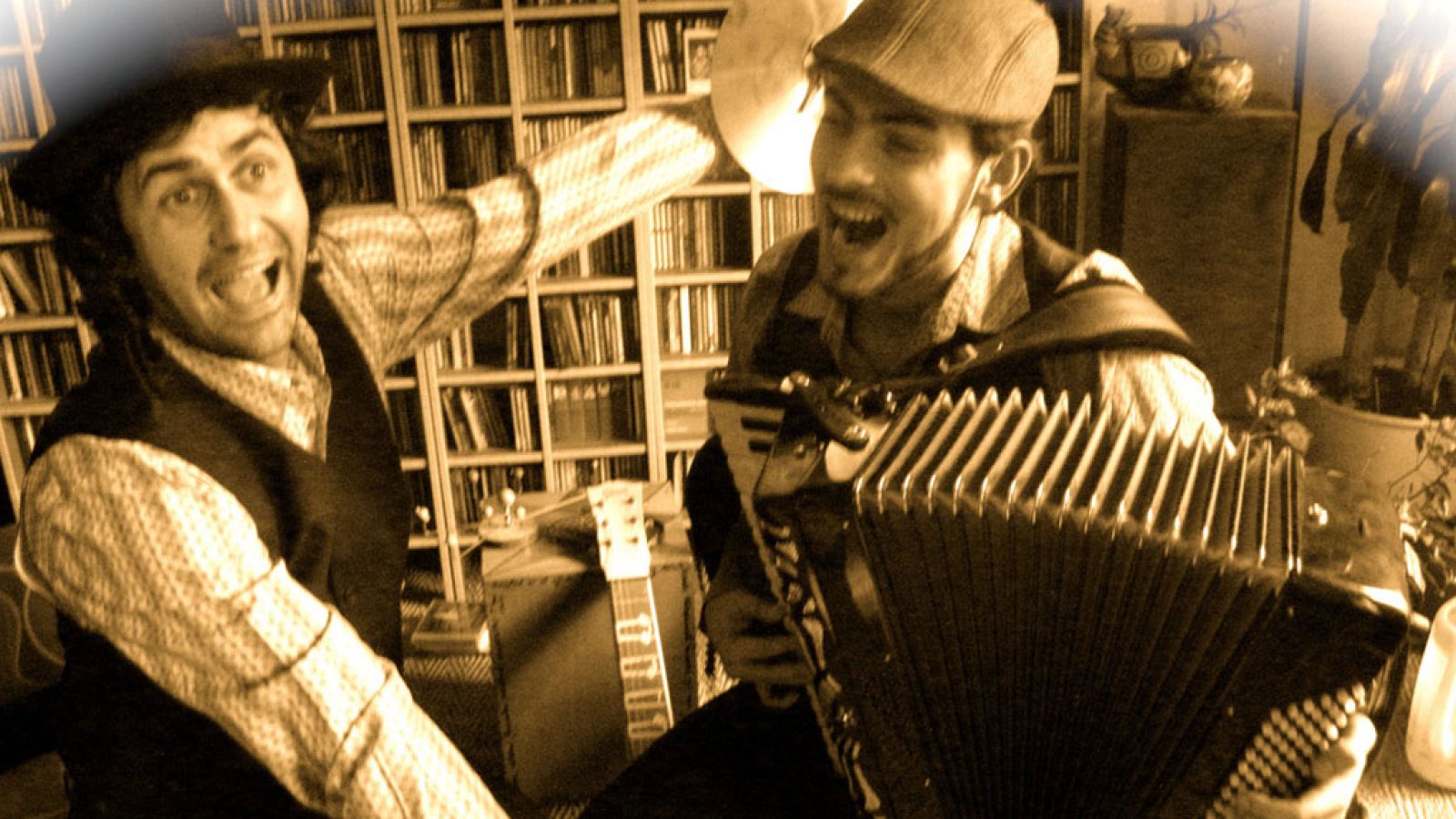 Las mañanas de RNE - Fetén Fetén interpreta en directo "Detrás del mar" - Escuchar ahora