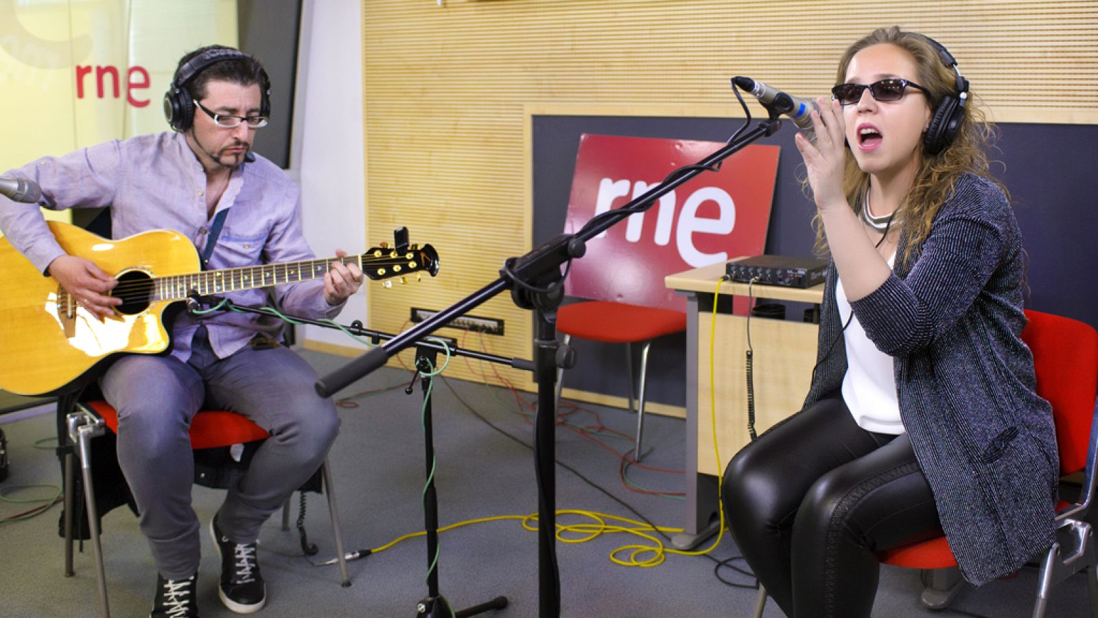 Las mañanas de RNE - Coraluna interpreta en directo "Puede" - Escuchar ahora