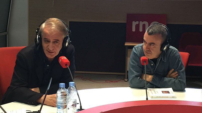 Las mañanas de RNE - Rincón de contadores de historias con Lorenzo Silva e Ignacio Cembrero - Escuchar ahora