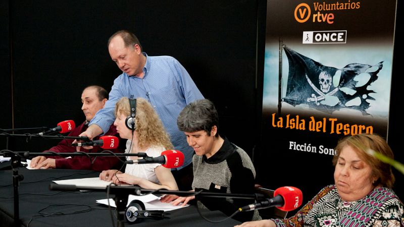 Entre paréntesis - Un grupo de trabajadores y afiliados de la ONCE graba una ficción sonora en RNE - Escuchar ahora