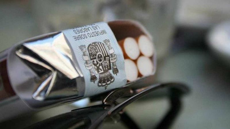 Entre paréntesis - ¿Es eficaz el empaquetado neutro de las cajetillas? - 31/05/16