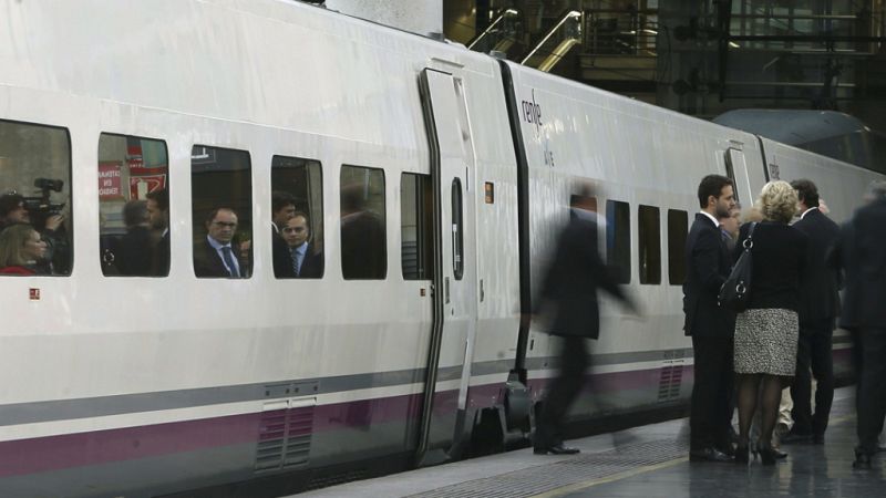 Boletines RNE - Operación de la Guardia Civil por sobrecostes en las obras del AVE - Escuchar ahora