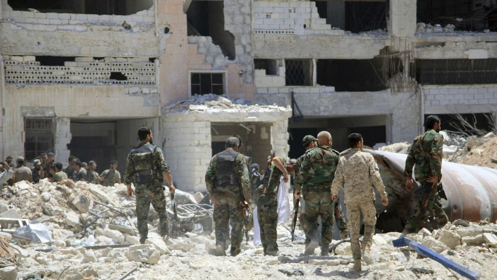 Informativos fin de semana - 14 horas - "La gente de Alepo no quiere ir a zonas bajo protección del Gobierno de Assad" - Escuchar ahora