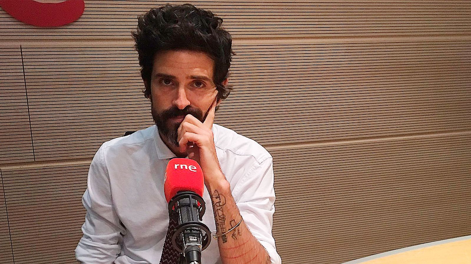 HOY EMPIEZA TODO CON ANGEL CARMONA - DEVENDRA BANHART - 15/09/16