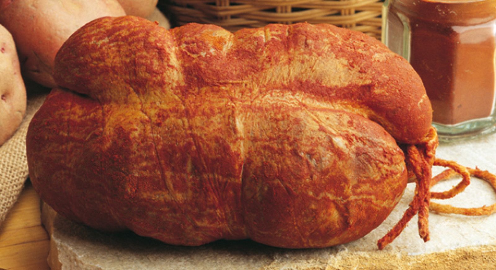 Marca España - Botillo de El Bierzo, uno de los platos más antiguos que se conocen en España y tal vez en el mundo - escuchar ahora