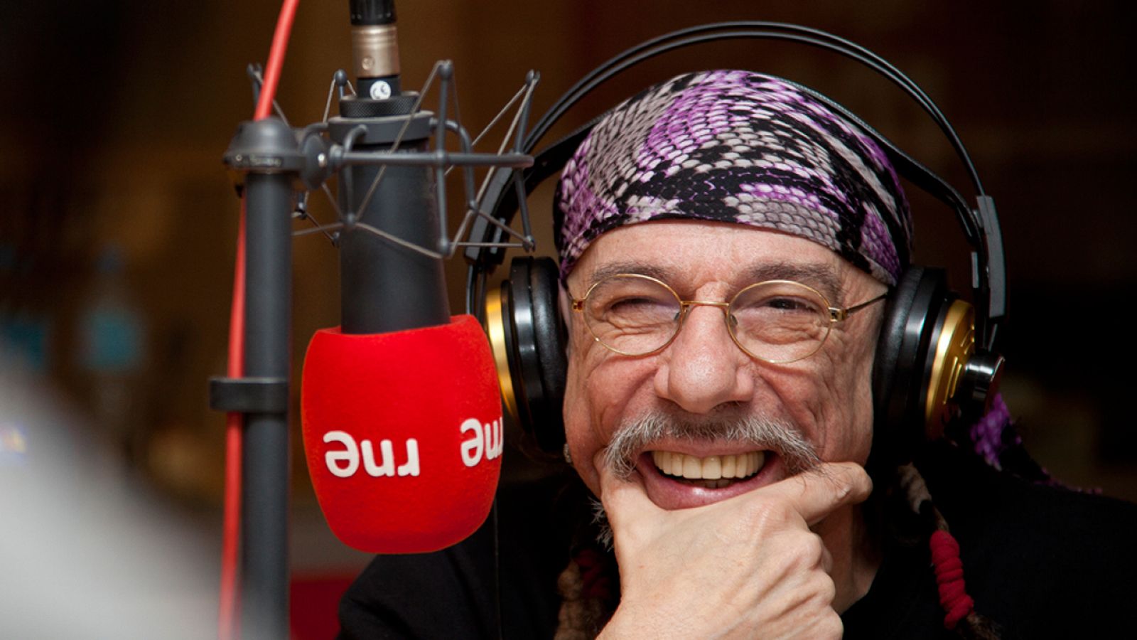 El vuelo del Fénix - El Fantástico Hombre Bala y entrevista El Drogas - 03/11/16 - escuchar ahora