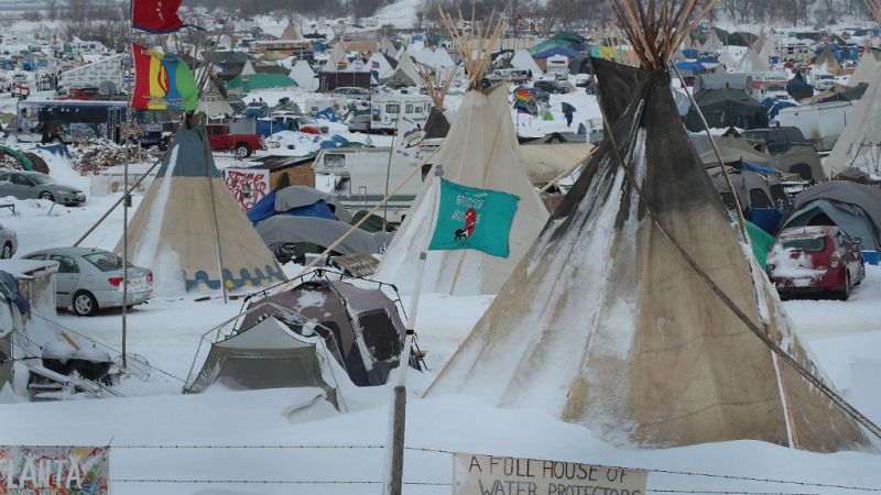 Radio 5 Actualidad - Los Sioux protestan por la construcción de un oleoducto en Dakote del Norte - 05/12/16 - Escuchar ahora