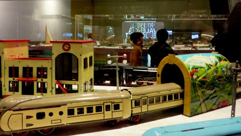 Memoria de delfín - El juguete: del cartón piedra a nuestros días - 19/12/16 - escuchar ahora