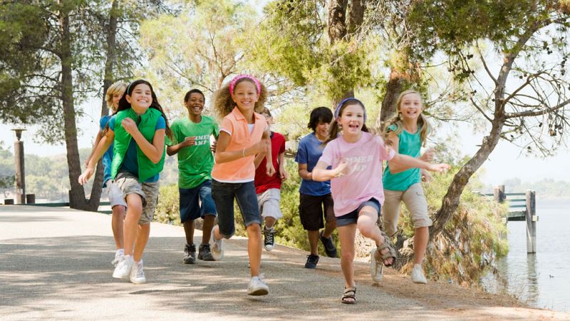 El canto del grillo - En voz alta: La perspectiva inocente de los niños - Escuchar ahora