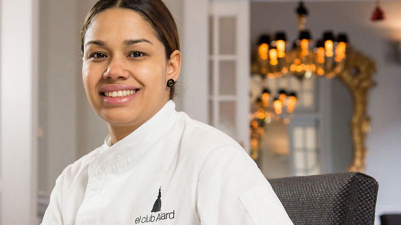 Viaje al centro de la noche - María Marte: de friegaplatos a chef dos estrellas Michelín - Escuchar ahora