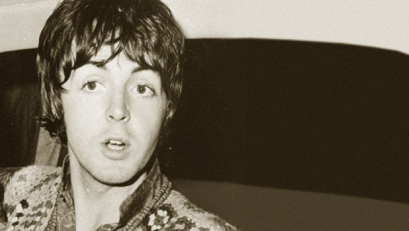 El Ministerio del Tiempo - Una llamada a tiempo: "Tiempo de ayuda" - Una llamada a tiempo | Escuchar