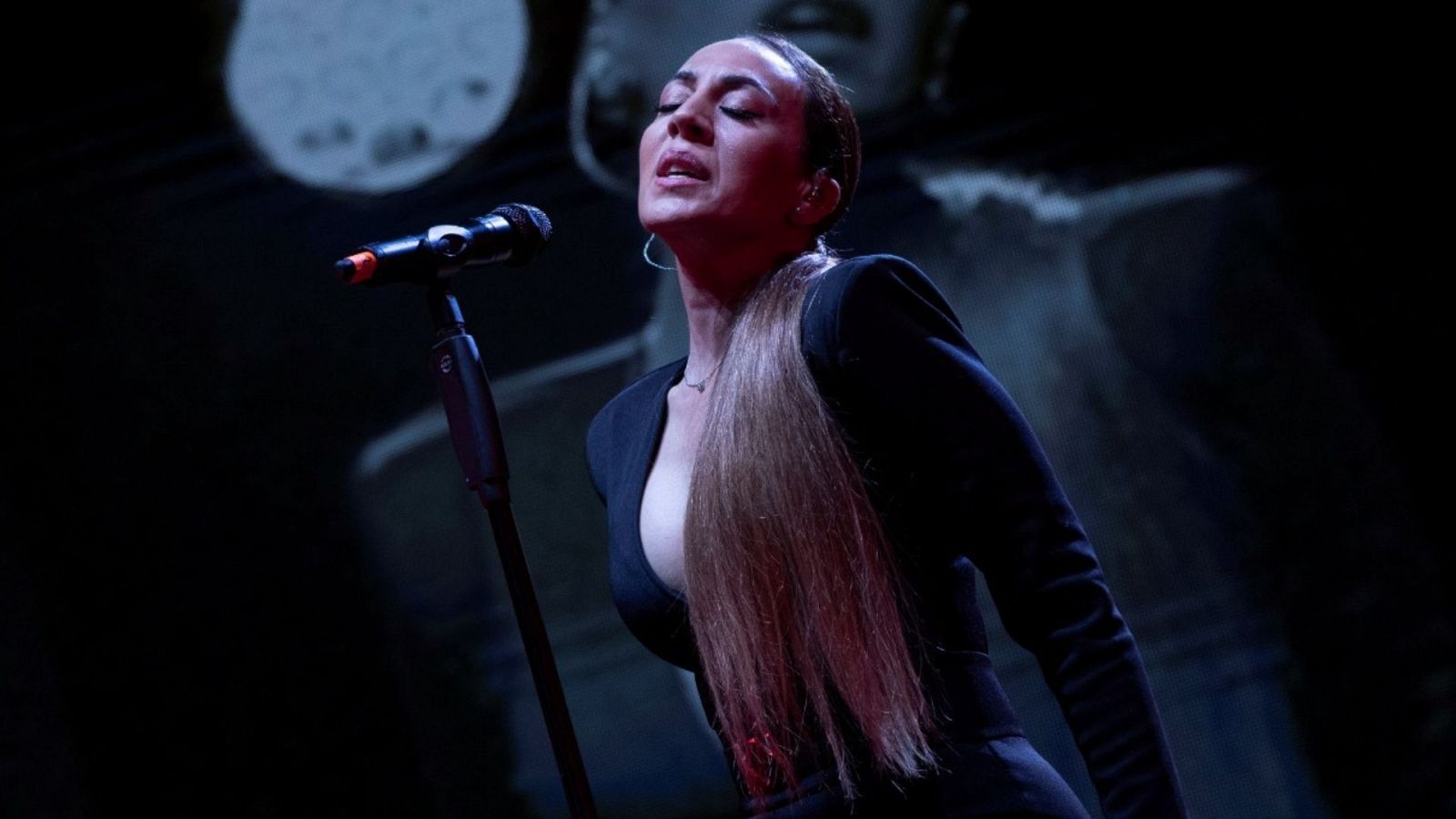 En días como hoy - Mónica Naranjo presenta 'Tarántula' - Escuchar ahora