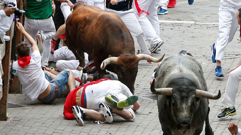 Sanfermines 2017 - Miura cierra los Sanfermines 2017 con un rápido y accidentado encierro