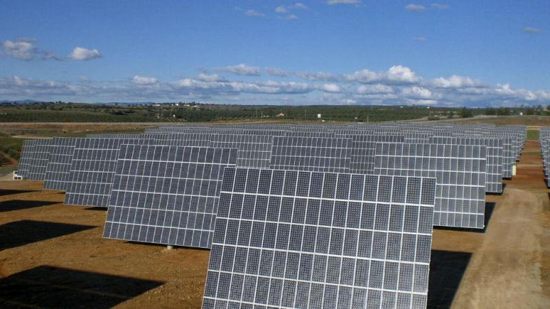 Entre paréntesis - Informe anual de la Unión Española Fotovoltaica