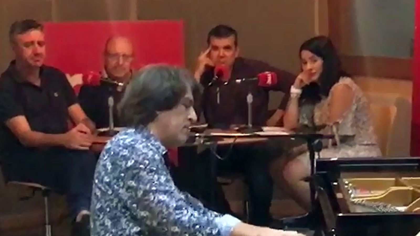 Dorantes interpreta en directo "Batir de alas", un tema dedicado a su madre - Escuchar ahora