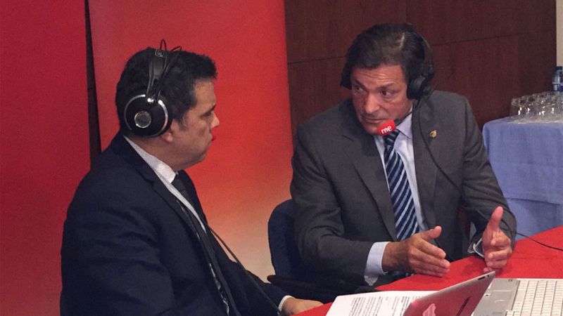 Las mañanas de RNE - Javier Fernández cree que la posición de Pedro Sánchez es la "correcta" - Escuchar ahora