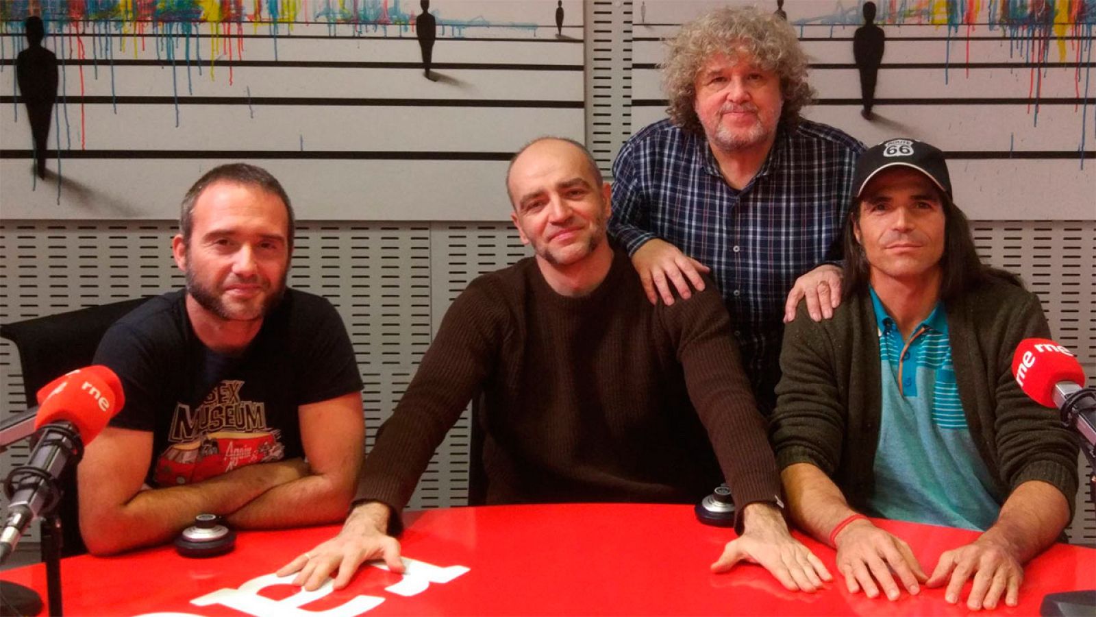 Disco grande - Los Coronas fabrican señales de humo de distintos colores - 21/11/17 - escuchar ahora