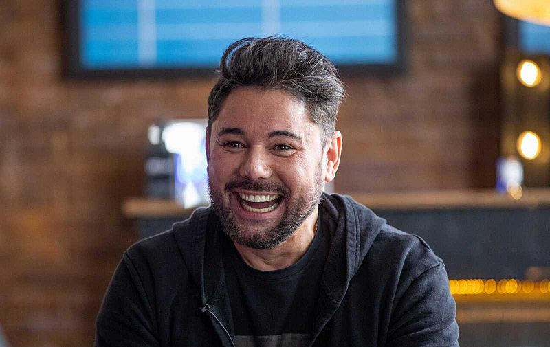 Miguel Poveda y Alberto Iglesias, en la BSO de 'Los abrazos rotos' | Escuchar