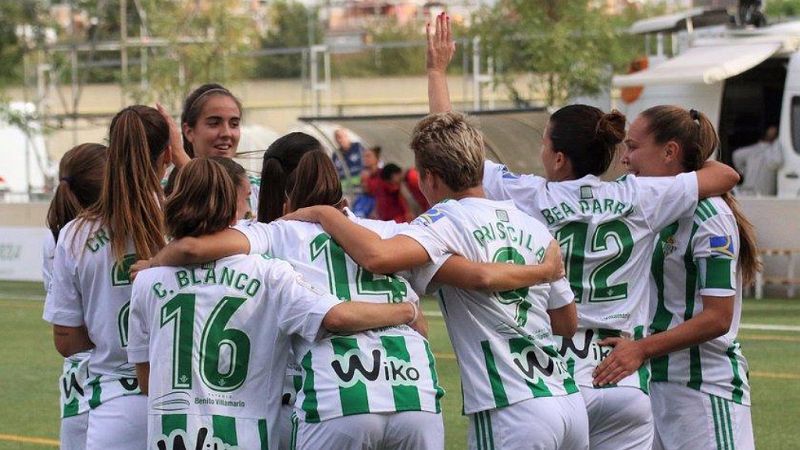 En primera persona - Fútbol de mujeres, un fútbol lleno de valores - 22/02/18 - Escuchar ahora