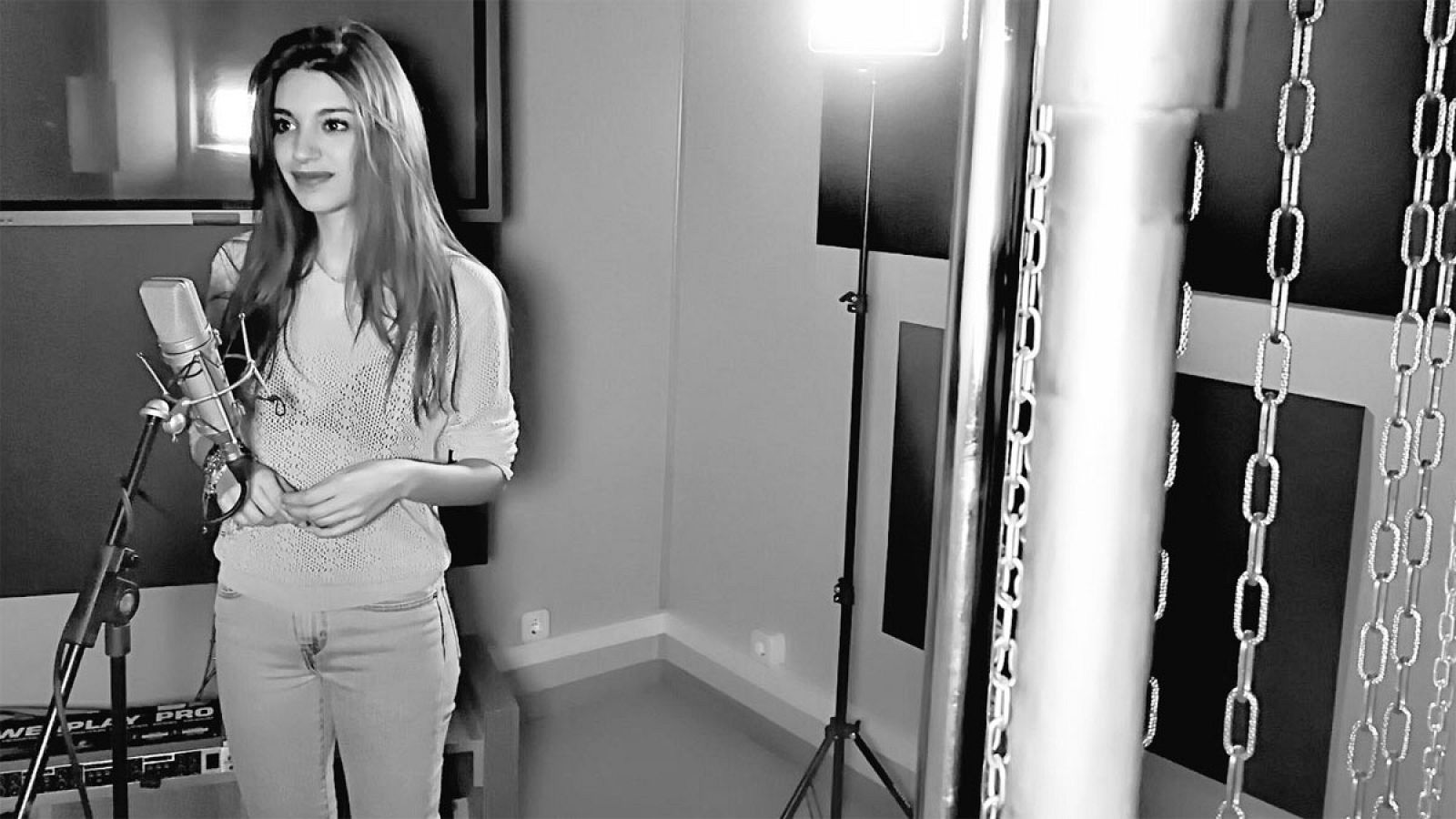 Escucha la cabecera de 'Fugitiva' cantada por Ana Guerra