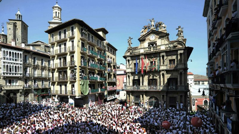 Sanfermines 2018 - Chupinazo en Pamplona, Leire Zabalza e Ibai Ganuza, encargados de abrir las fiestas - 06/07/18 - Escuchar ahora