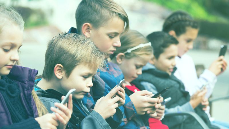 A su salud - Miopía infantil y uso de dispositivos electrónicos - 26/10/18 - Escuchar ahora