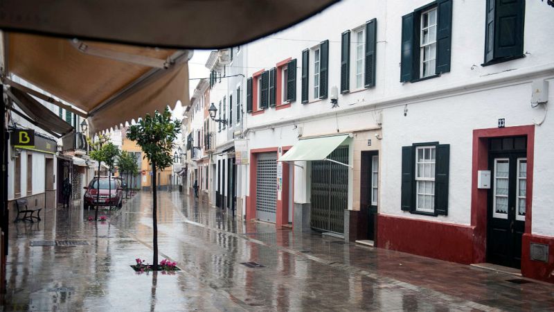 Boletines RNE - Más de 30.000 personas continúan sin luz en Menorca por el temporal - 30/10/18 - Escuchar ahora