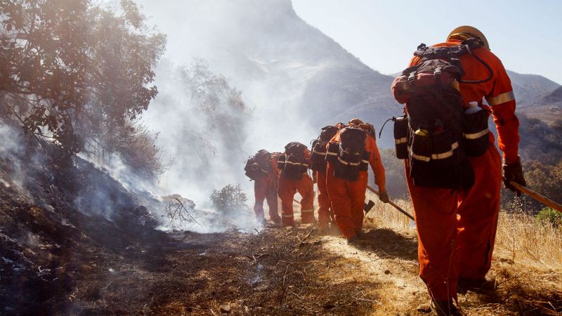 Las mañanas de RNE con Íñigo Alfonso - California vuelve a ser pasto de las llamas en uno de los peores fuegos que soporta - Escuchar ahora
