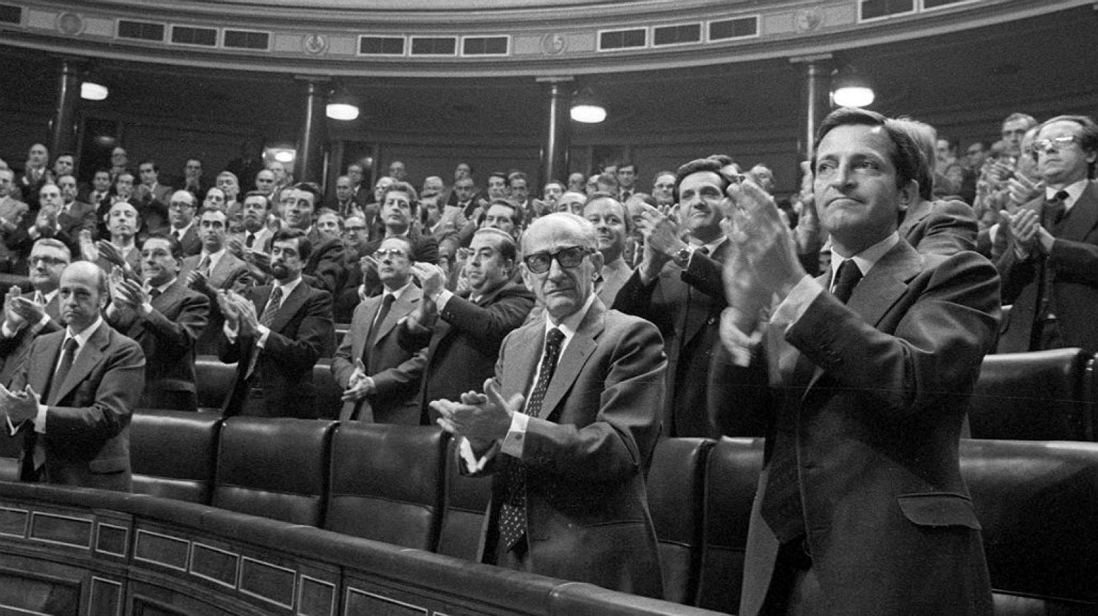 40 aos de Constitucin - La primera constitucin de consenso en la historia de Espaa - Escuchar ahora