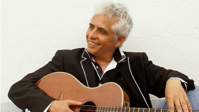 Entre dos luces - La guitarra íntima de Ximo Tebar - Escuchar ahora