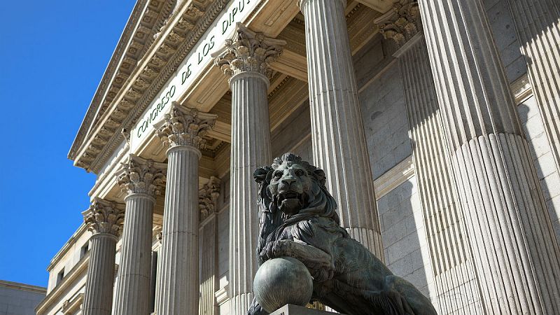 40 años de Constitución - ¿Qué opinan los españoles de hoy de la Constitución del 78?