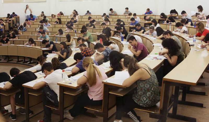 14 horas - Los alumnos optan cada vez más por universidades privadas - Escuchar ahora