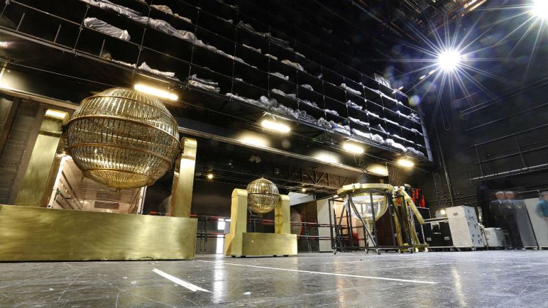 Todo Noticias - Mañana - Los bombos de la Lotería de Navidad están ya en el Teatro Real