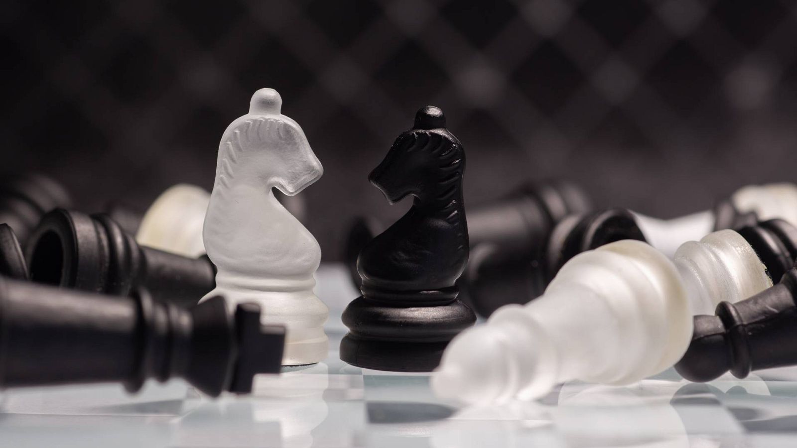 Biblioteca Nacional: reglamentos del juego de ajedrez - Escuchar ahora