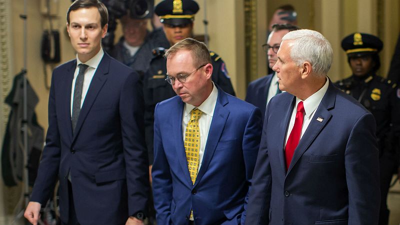 Informativos Fin de Semana RNE - El Gobierno de EE.UU. inicia el cierre parcial de la administración - Escuchar ahora