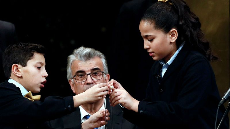 Lotería de Navidad - El 63.025, quinto quinto premio - Escuchar ahora