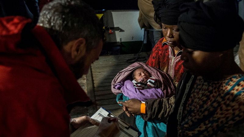 Las mañanas de RNE con Íñigo Alfonso - El buque Open Arms espera atracar en Algeciras en cinco días - Escuchar ahora