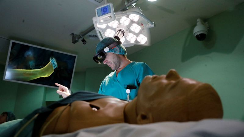 14 horas - Un avance médico pionero minimiza el riesgo de las operaciones gracias a la realidad aumentada - escuchar ahora