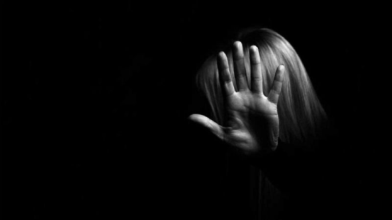 Boletines RNE - Una mujer muere asesinada por su pareja en Cantabria - Escuchar ahora