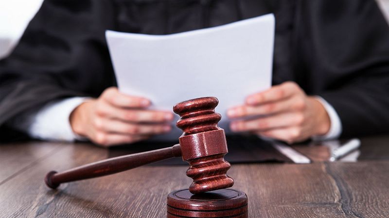 14 horas - Un entrenador de fútbol se enfrenta a 100 años de cárcel por abusos a 25 menores