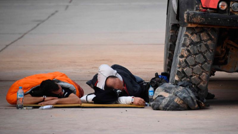 La aventura del Dakar engulle a todos aquellos que participan de él. Paco Grande, enviado especial de TVE, nos cuenta esa otra cara del rally, la que no se ve pero viven cada día en Perú.