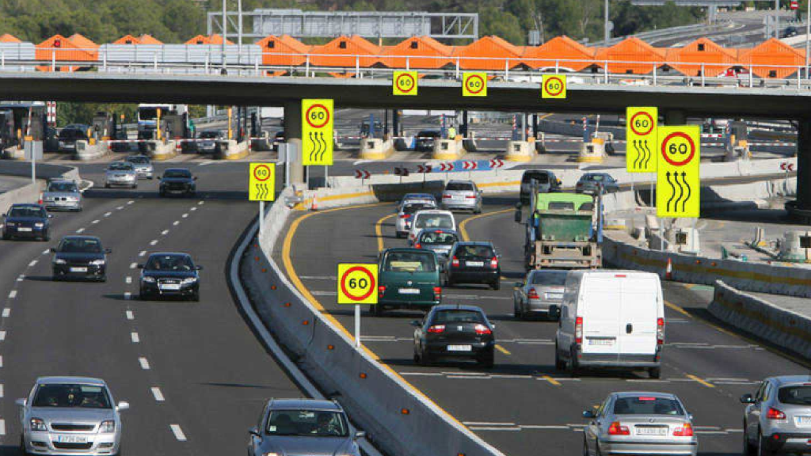 Las mañanas de RNE con Íñigo Alfonso - Las medidas para aumentar el tráfico las autopistas rescatadas, buenas "a largo plazo" - Escuchar ahora