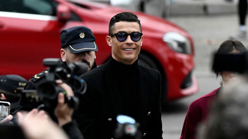 Boletines RNE - Cristiano Ronaldo declara en la Audiencia Provincial de Madrid - Escuchar ahora