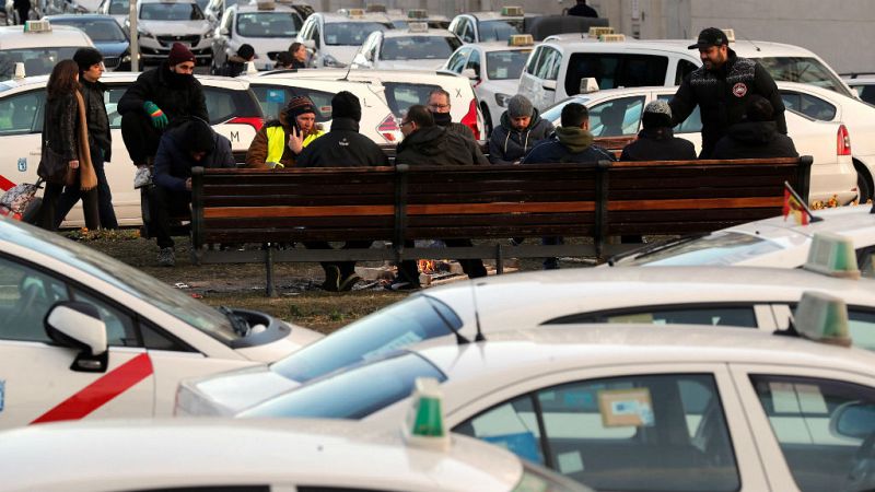 Boletines RNE - Manifestación de taxistas en Madrid que extienden sus protestas - Escuchar ahora