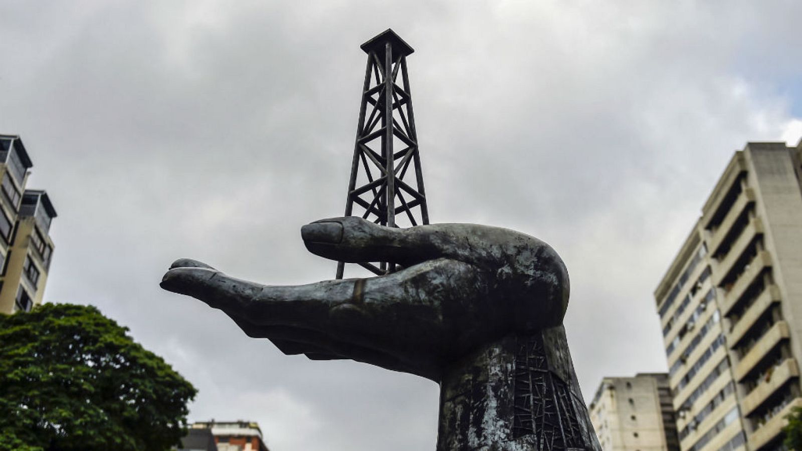 Cinco Continentes - José Manuel Puente: "Las sanciones sobre PDVSA tendrán un coste para la población - Escuchar ahora