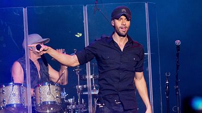 Enrique Iglesias y Gente de Zona - Bailando - Escuchar ahora