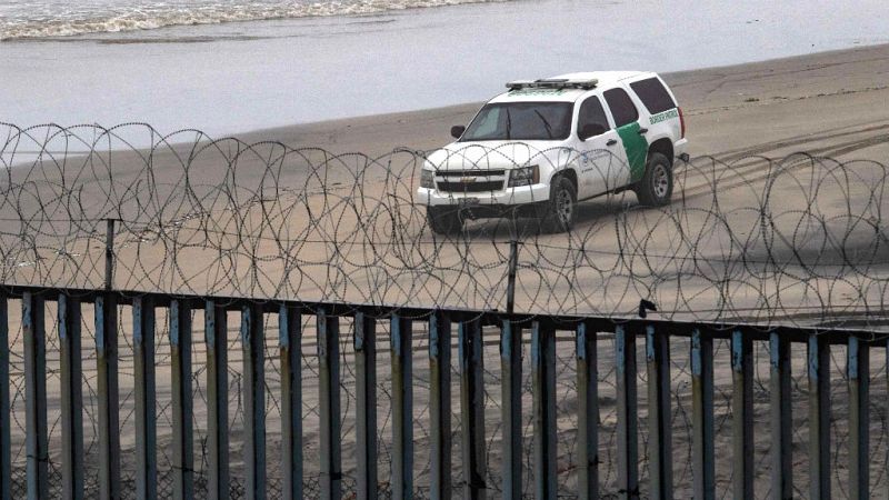 Las mañanas de RNE con Íñigo Alfonso - Trump da un paso más en su afán por construir el muro con México - Escuchar ahora