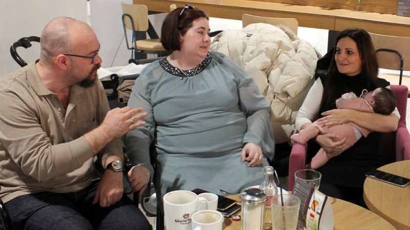 Las mañanas de RNE con Íñigo Alfonso - Se busca una solución a los españoles atrapados en Ucrania con sus bebés - Escuchar ahora