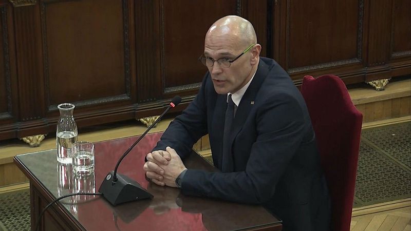 Boletines RNE - Juicio 'procés' | Raül Romeva: "Es delirante que nos acusen de un ilicito penal" - escuchar ahora